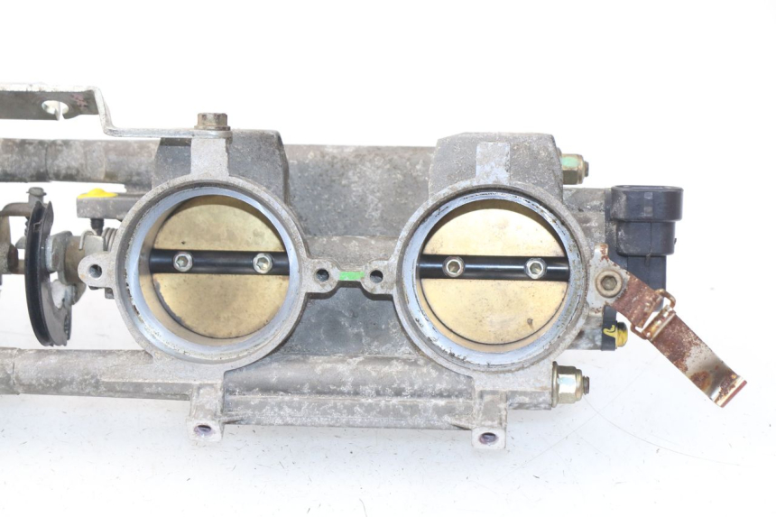 photo de INJECTIE MV AGUSTA BRUTALE R WALLY 910 (2008 - 2008) - Technische close-up