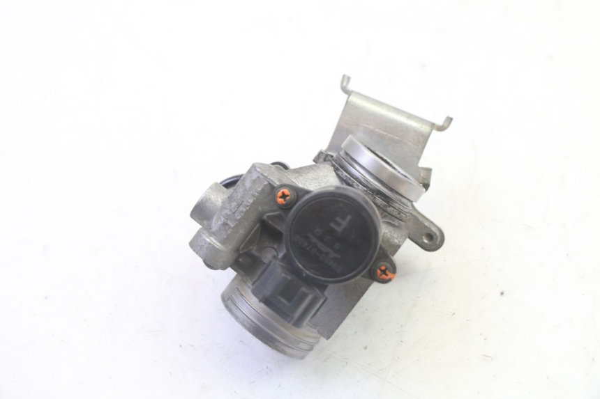 photo de INJECTIE SUZUKI BURGMAN 125 (2007 - 2014) - Bevestigingspunten