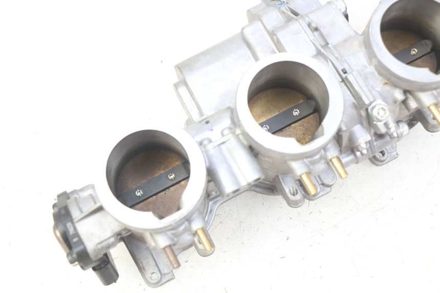 photo de INJECTIE HONDA CB R 1000 (2018 - 2023) - Bevestigingspunten