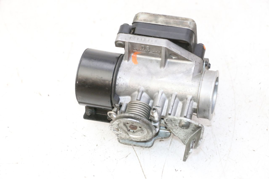 photo de INJECTIE HONDA FES S-WING SWING ABS 125 (2007 - 2015) - Markeringen en referenties