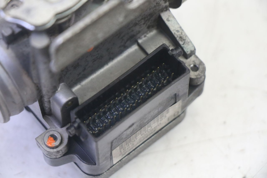 photo de INJECTIE HONDA FES S-WING SWING ABS 125 (2007 - 2015) - Bevestigingspunten