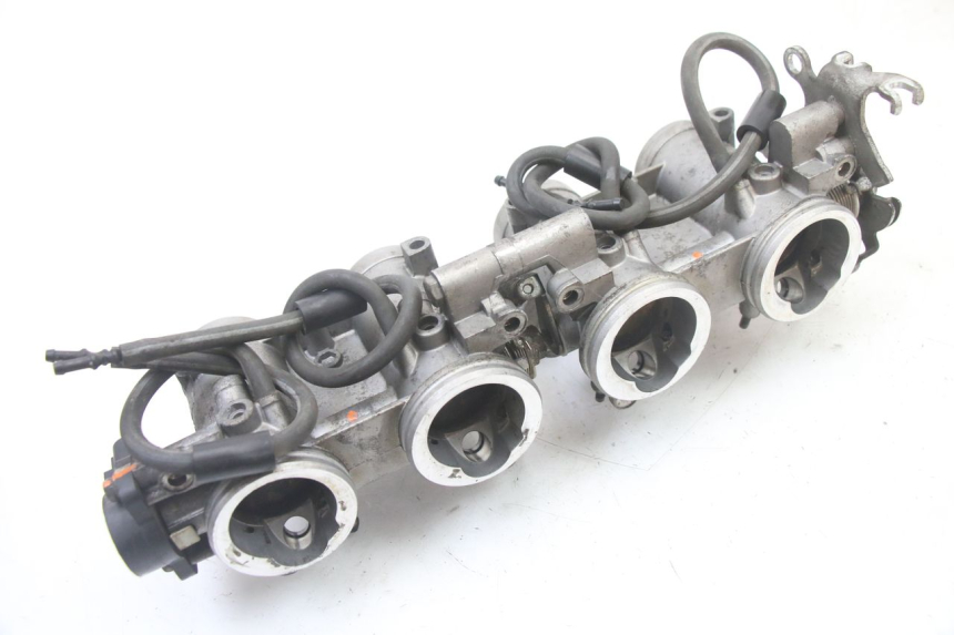 photo de INJECTIE YAMAHA FZ6 FAZER S2 600 (2007 - 2011) - Andere kijkhoek