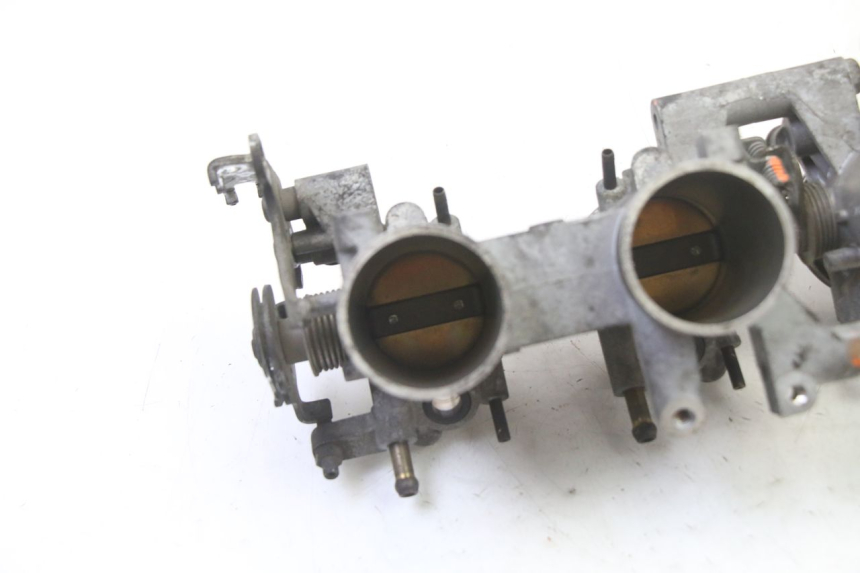 photo de INJECTIE YAMAHA FZ6 FAZER S2 600 (2007 - 2011) - Detail van het onderdeel