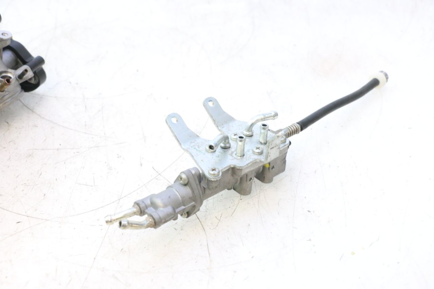 photo de INJECTIE YAMAHA FZ8 800 (2010 - 2016) - Focus op structuur
