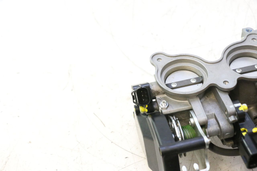 photo de INJECTIE YAMAHA FZ8 800 (2010 - 2016) - Markeringen en referenties