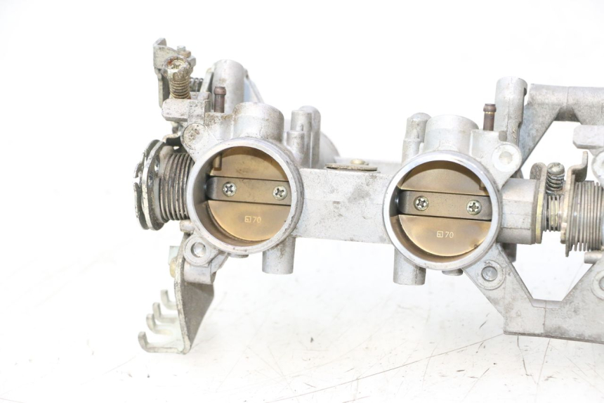 photo de INJECTIE SUZUKI GSR 600 (2005 - 2012) - Zoom op componenten