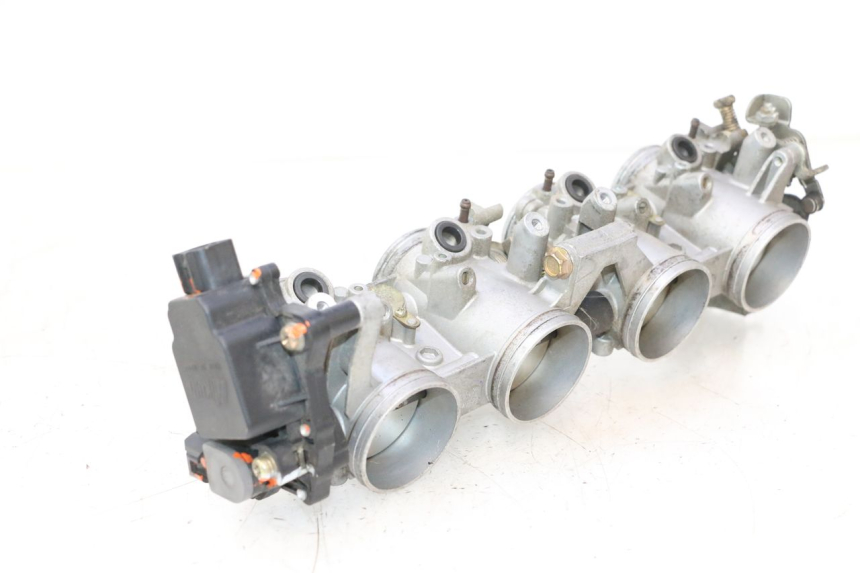 photo de INJECTIE SUZUKI GSR 600 (2005 - 2012) - Markeringen en referenties