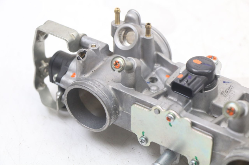 photo de INJECTIE ROYAL ENFIELD CONTINENTAL GT 650 (2019 - 2024) - Zoom op gebruiksstaat