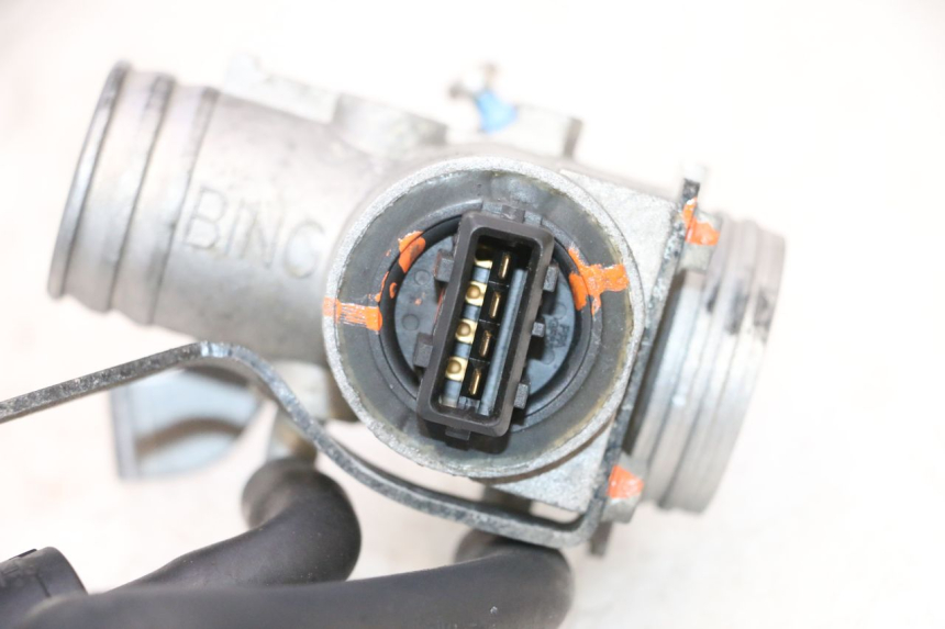 photo de INJECTIE PEUGEOT SATELIS COMPRESSOR K15 125 (2006 - 2009) - Bevestigingspunten