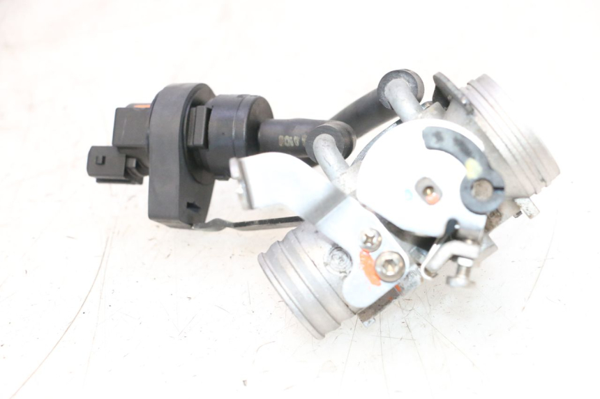 photo de INJECTIE PEUGEOT SATELIS COMPRESSOR K15 125 (2006 - 2009) - Staat van het oppervlak