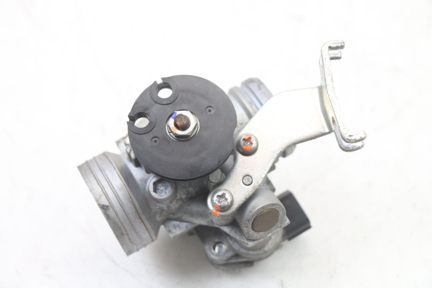 photo de INJECTIE SUZUKI BURGMAN 125 (2018 - 2021) - Bevestigingspunten