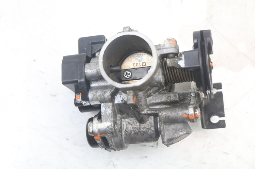 photo de INJECTIE YAMAHA XMAX X-MAX ABS 125 (2017 - 2020) - Bevestigingspunten