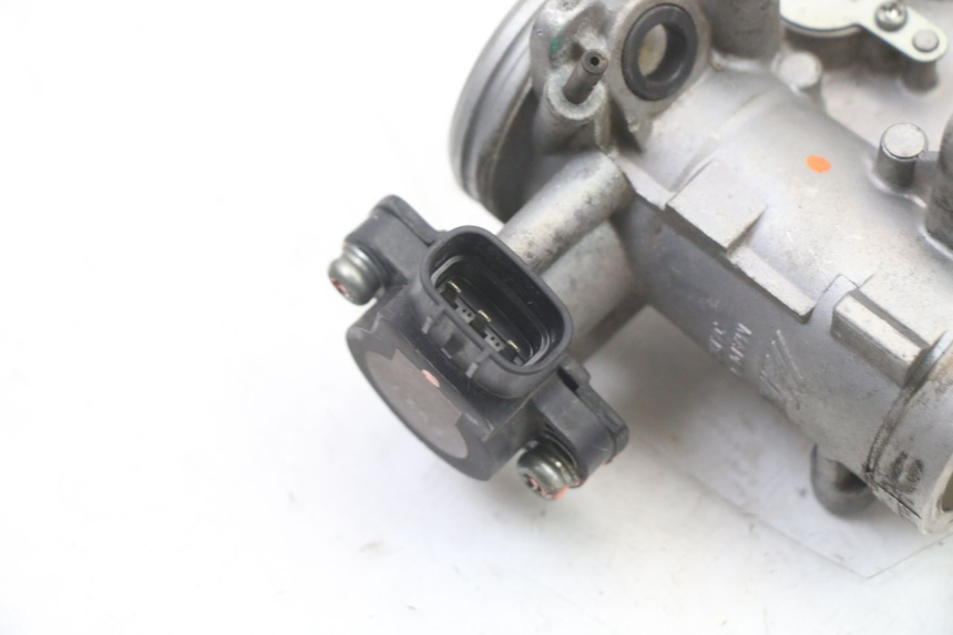 photo de INJECTIE YAMAHA XJ6 600 (2008 - 2016) - Zoom op componenten