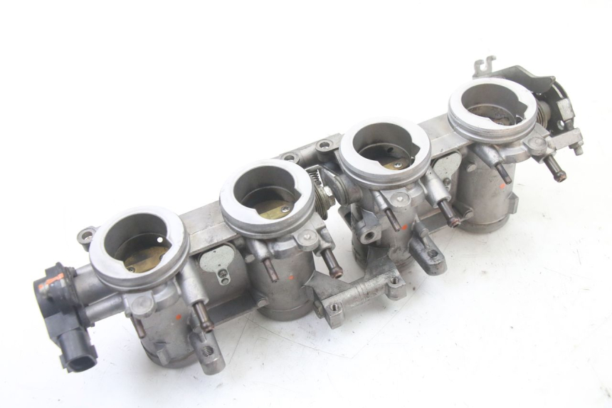 photo de INJECTIE YAMAHA XJ6 600 (2008 - 2016) - Andere kijkhoek