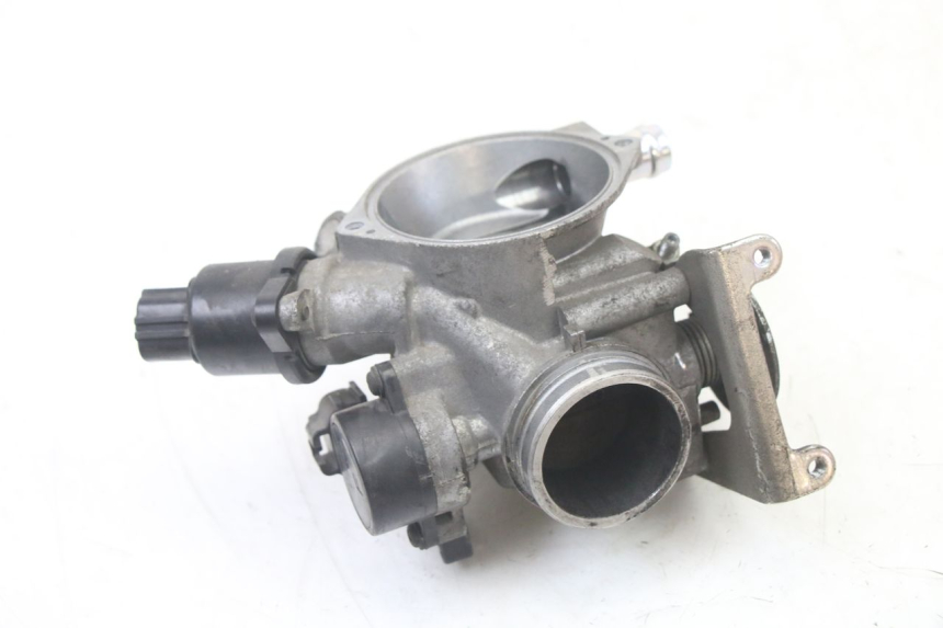 photo de INJECTIE YAMAHA YP X-MAX XMAX 400 (2014 - 2017) - Bevestigingspunten