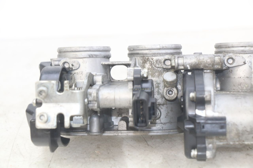 photo de INJECTIE YAMAHA YZF R1 1000 (2007 - 2008) - Bevestigingspunten