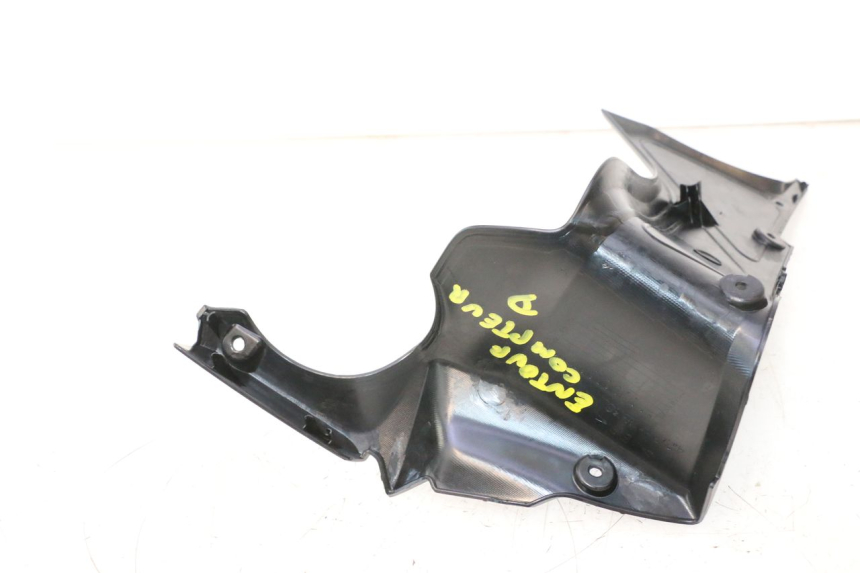 photo de BINNENKOP VORKKOP RECHTS YAMAHA FZ8 800 (2010 - 2016) - Bevestigingspunten