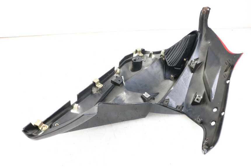 photo de BINNENKANT RECHTE VORKKOP HYOSUNG GTR 125 (2006 - 2008) - Bevestigingspunten