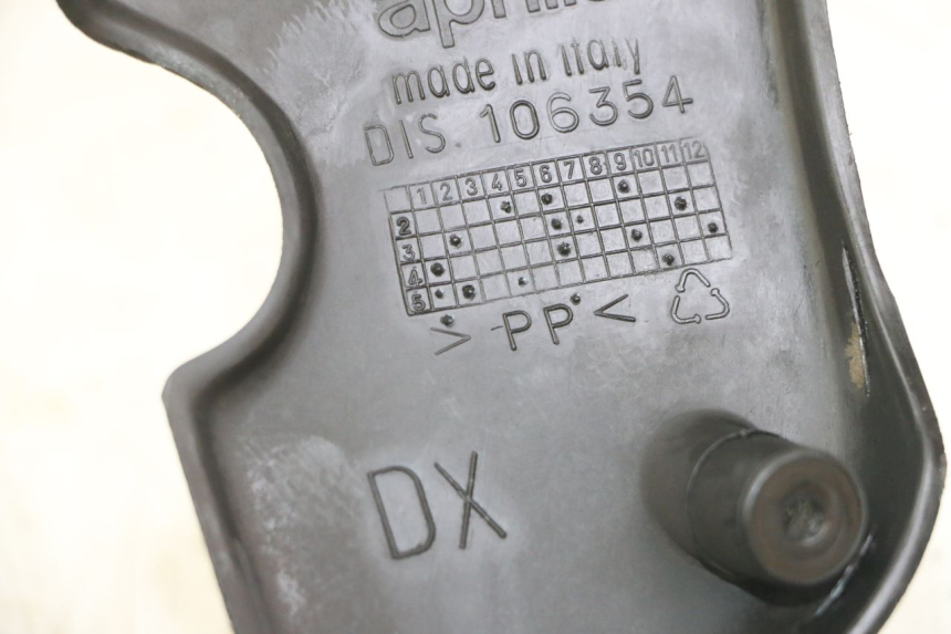 photo de BINNENKANT RECHTE VORKKOP APRILIA SCARABEO GT TOURING 125 (1999 - 2005) - Detail van het onderdeel