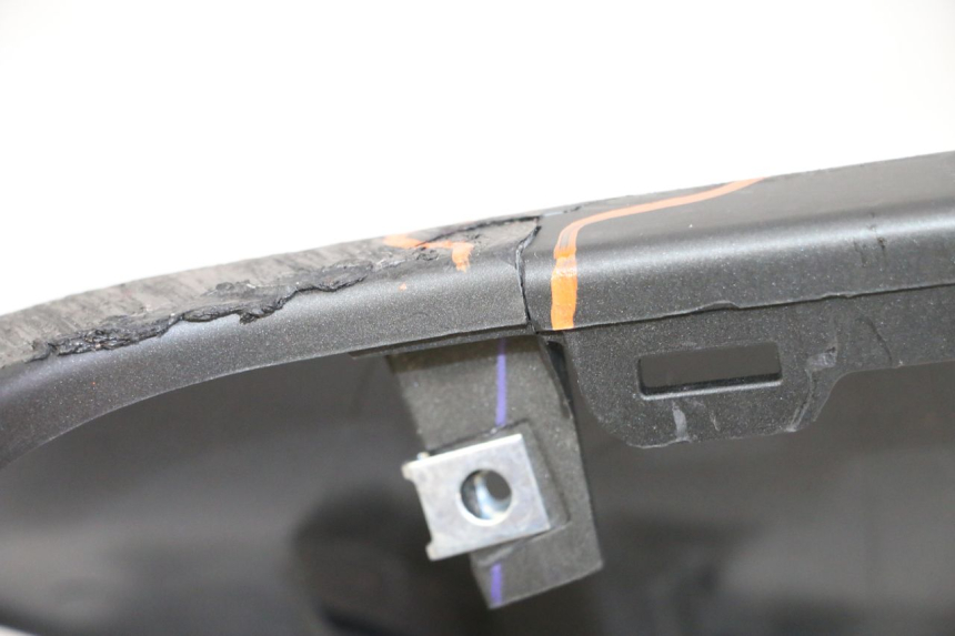 photo de BINNENKANT RECHTE VORKKOP YAMAHA XMAX X-MAX 125 (2021 - 2025) - Zoom op gebruiksstaat