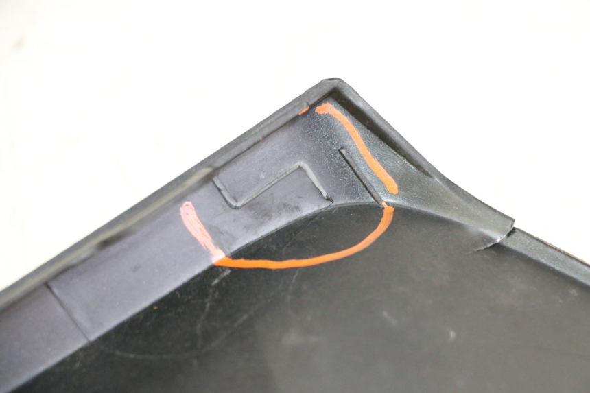 photo de BINNENKANT RECHTE VORKKOP YAMAHA XMAX X-MAX 125 (2021 - 2025) - Technische close-up