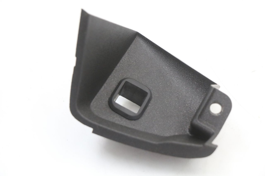 photo de BINNENKANT KOP VORK LINKS PIAGGIO X10 125 (2012 - 2017) - Detail van het onderdeel