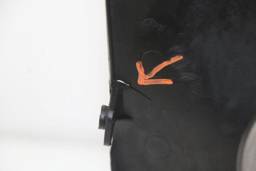 photo de BINNENKANT VOORVORKKOP SUZUKI GS F 500 (2004 - 2007) - Kenmerkende details