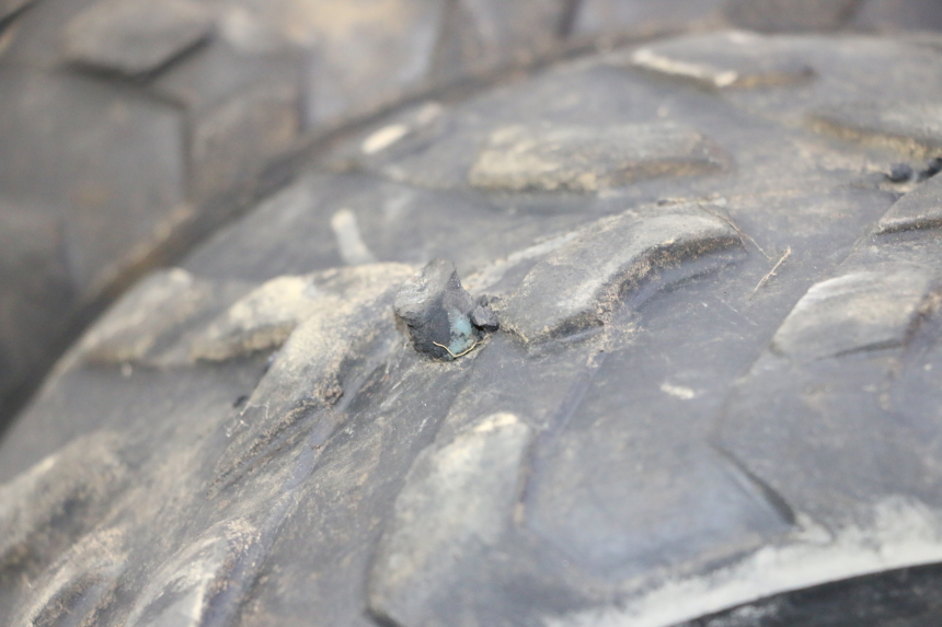 photo de ACHTERWIELVELG EN BAND KEROX BAZOOKA 110 - Focus op structuur