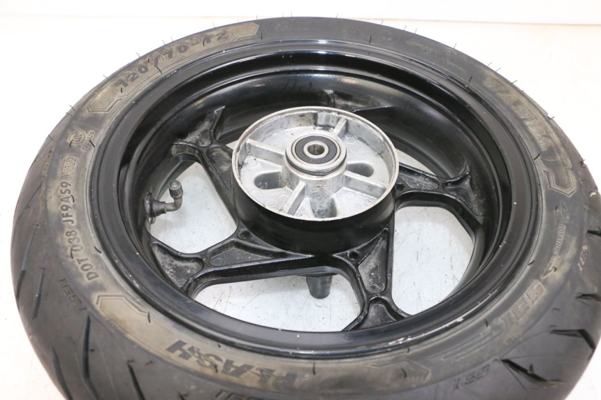 photo de ACHTERWIELVELG EN BAND MAG POWER BOMBERS 4T 50 (2016 - 2026) - Andere kijkhoek