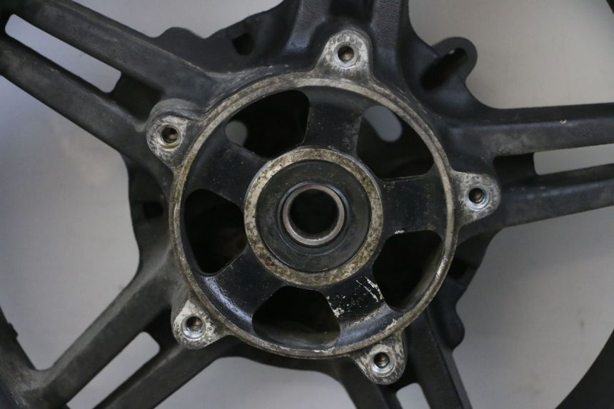 photo de ACHTERWIELVELG EN BAND SUZUKI BURGMAN 650 (2013 - 2020) - Detailaanzicht