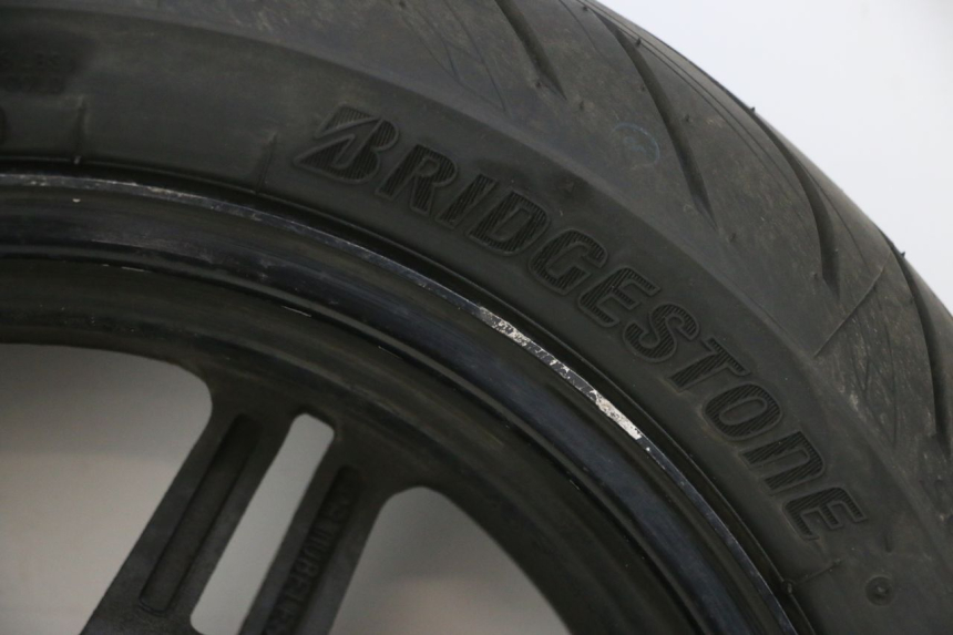 photo de ACHTERWIELVELG EN BAND SUZUKI BURGMAN 650 (2013 - 2020) - Visuele inspectie