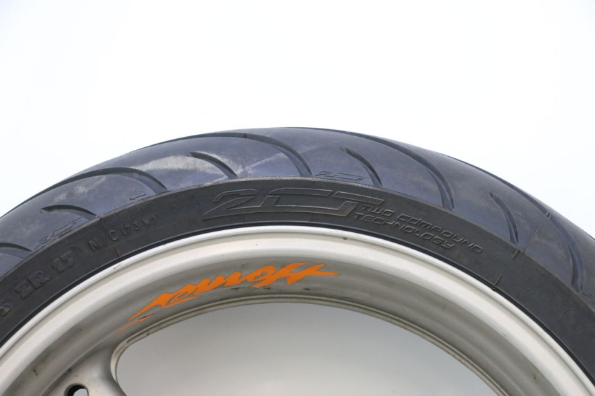 photo de ACHTERVELG EN BAND HONDA CB F HORNET 600 (2005 - 2006) - Zoom op componenten