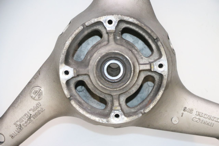 photo de ACHTERVELG EN BAND HONDA CB F HORNET 600 (2005 - 2006) - Zoom op gebruiksstaat