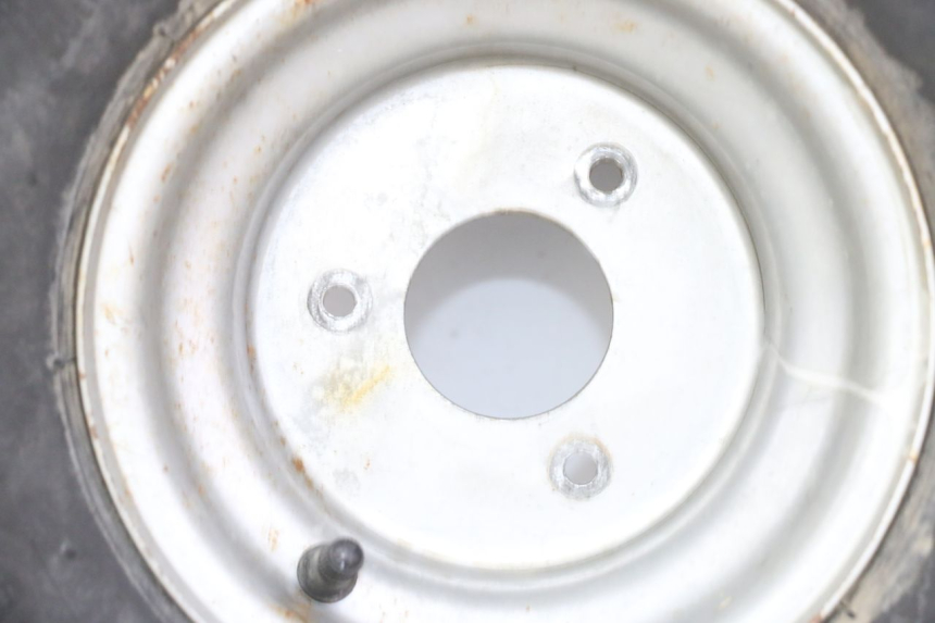 photo de ACHTERWIELVELG EN BAND SPEEDY DELUXE 125 - Kenmerkende details