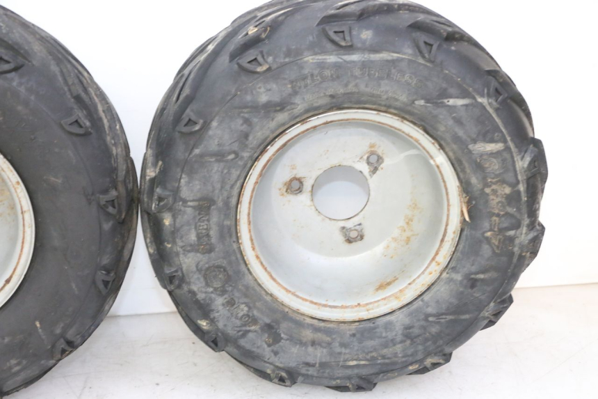 photo de ACHTERWIELVELG EN BAND SPEEDY DELUXE 125 - Andere kijkhoek