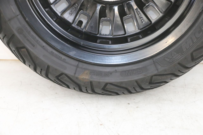 photo de ACHTERWIELVELG EN BAND PEUGEOT DJANGO 4T 50 (2014 - 2019) - Kenmerkende details