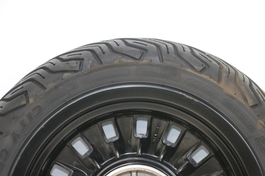 photo de ACHTERWIELVELG EN BAND PEUGEOT DJANGO 4T 50 (2014 - 2019) - Zoom op componenten