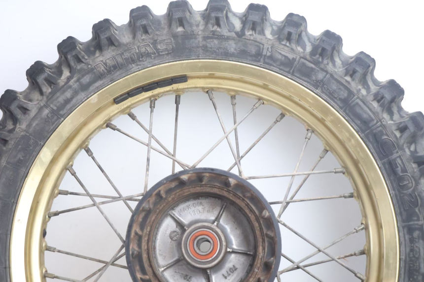 photo de ACHTERVELG EN BAND SUZUKI DR S 600 (1985 - 1989) - Zoom op componenten