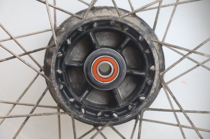 photo de ACHTERVELG EN BAND SUZUKI DR S 600 (1985 - 1989) - Andere kijkhoek