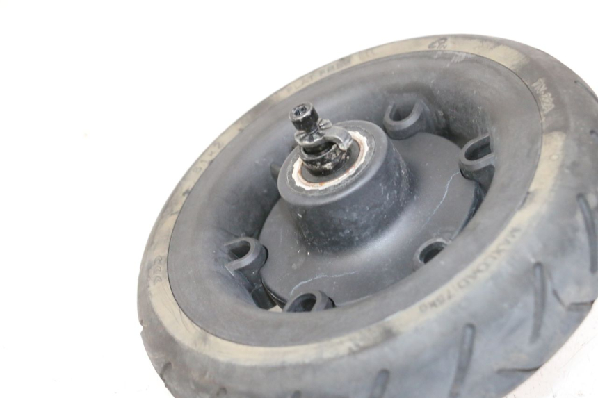 photo de ACHTERWIELVELG EN BAND SEGWAY NINEBOT E2 1 - Zoom op gebruiksstaat