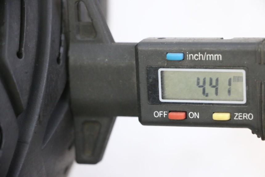 photo de ACHTERWIELVELG EN BAND PEUGEOT ELYSTAR 125 (2002 - 2007) - Zoom op gebruiksstaat