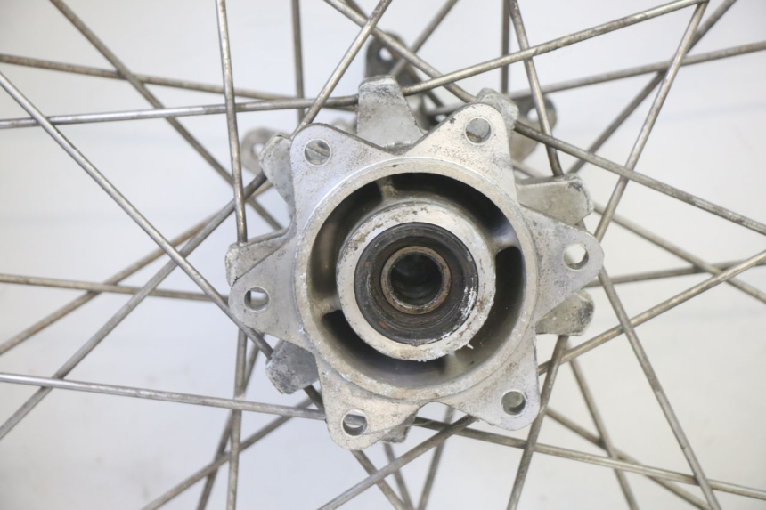 photo de ACHTERWIELVELG EN BAND APRILIA ETX 125 (1998 - 2002) - Markeringen en referenties