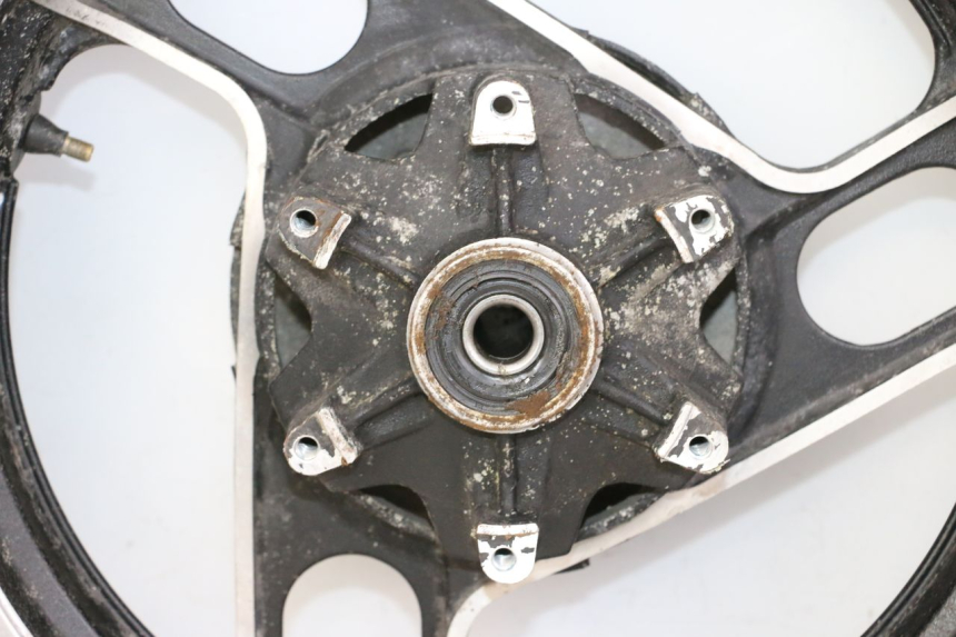 photo de ACHTERWIELVELG EN BAND YAMAHA FJ 36Y 1100 (1984 - 1985) - Detailaanzicht