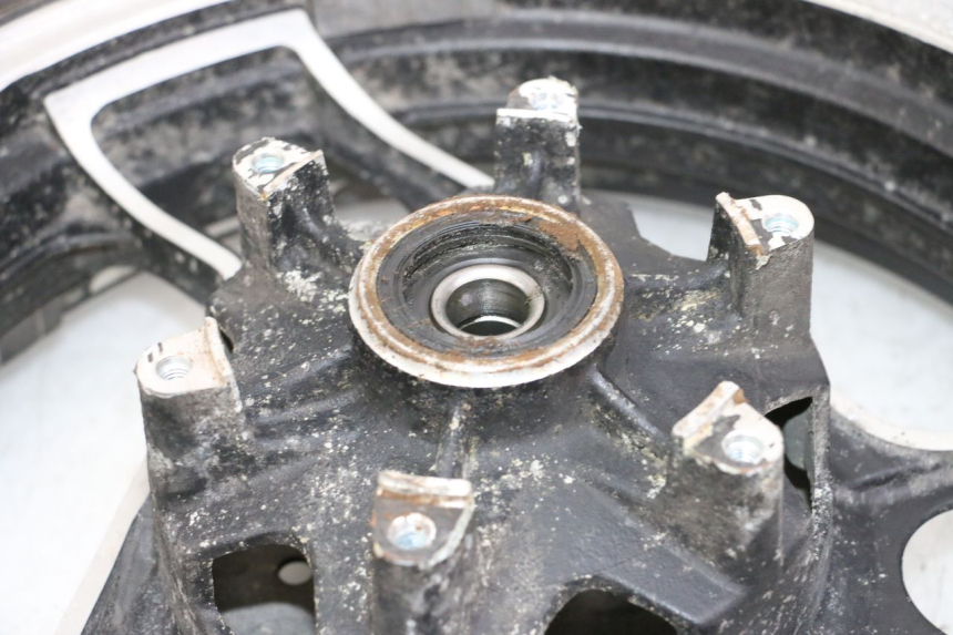 photo de ACHTERWIELVELG EN BAND YAMAHA FJ 36Y 1100 (1984 - 1985) - Overzicht