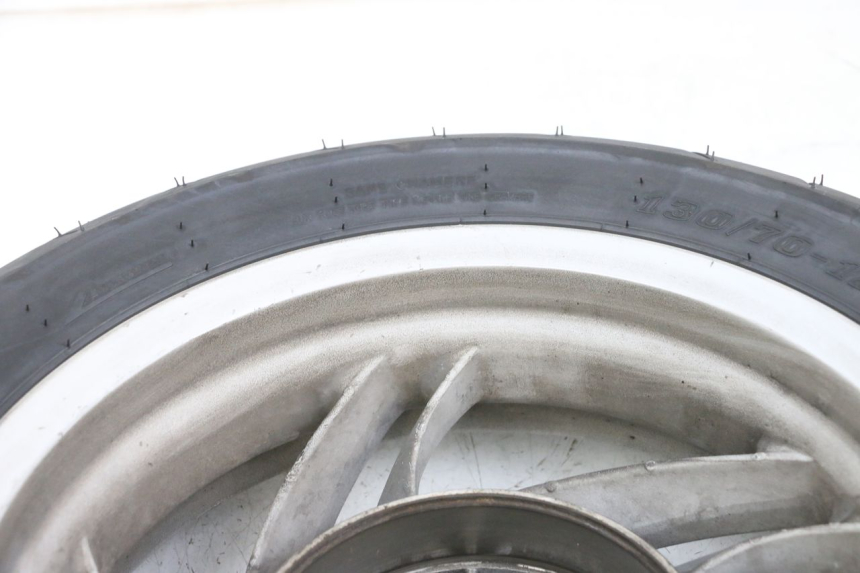 photo de ACHTERWIELVELG EN BAND PIAGGIO FLY 4T 50 (2013 - 2017) - Andere kijkhoek