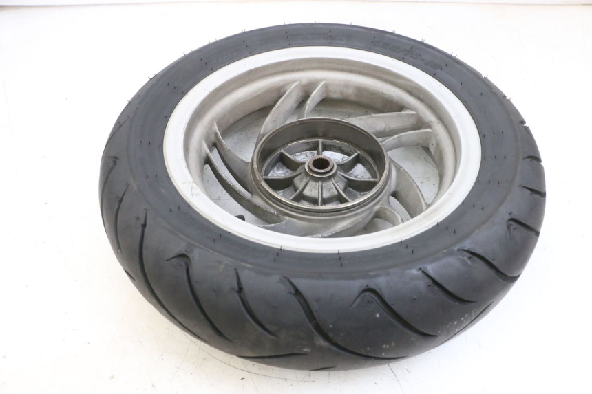 photo de ACHTERWIELVELG EN BAND PIAGGIO FLY 4T 50 (2013 - 2017) - Technische close-up