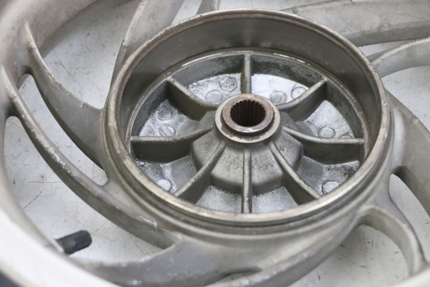 photo de ACHTERWIELVELG EN BAND PIAGGIO FLY 4T 50 (2013 - 2017) - Overzicht