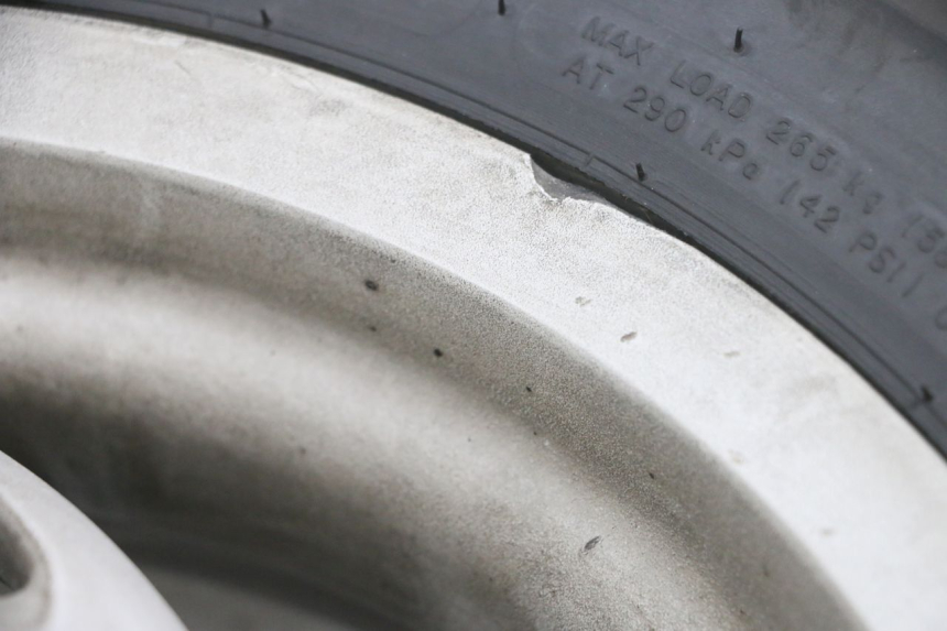 photo de ACHTERWIELVELG EN BAND PIAGGIO FLY 4T 50 (2013 - 2017) - Bevestigingspunten