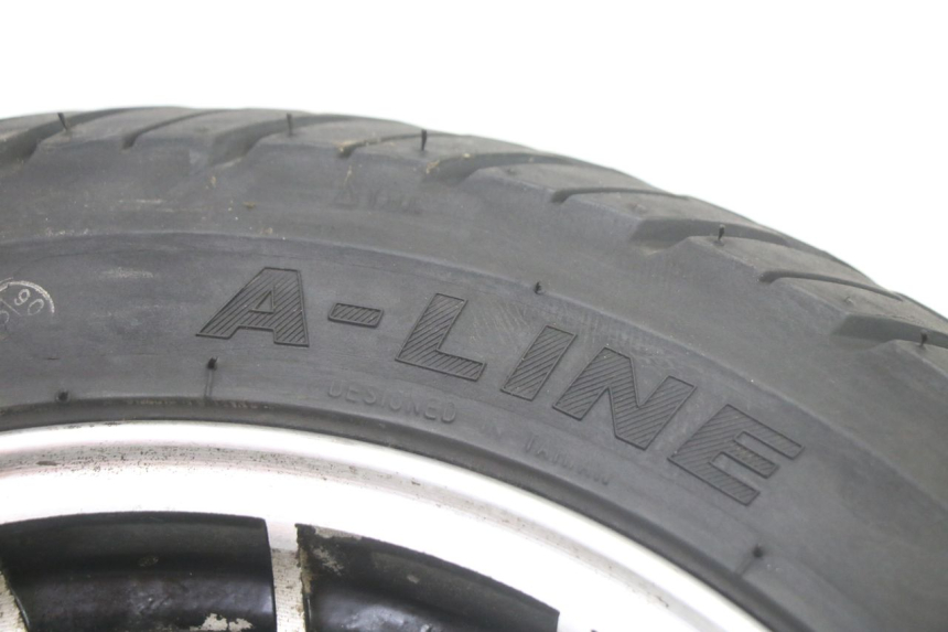 photo de ACHTERWIELVELG EN BAND VENESI FLY RETRO 4T 50 (2020 - 2025) - Kenmerkende details