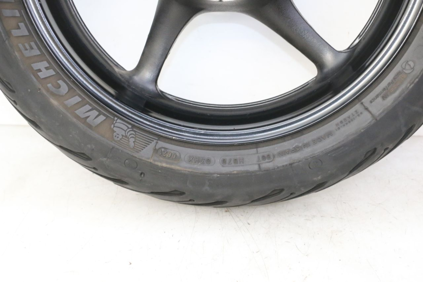 photo de ACHTERWIELVELG EN BAND YAMAHA FZ6 FAZER S2 600 (2007 - 2011) - Focus op structuur